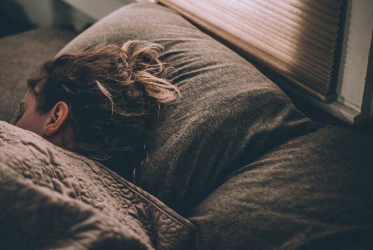 7 Tips to Sleep Better and Transform Your Life in 2026