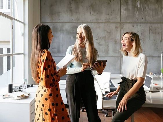 How to Run a Business With a Friend | Dos & Don’ts