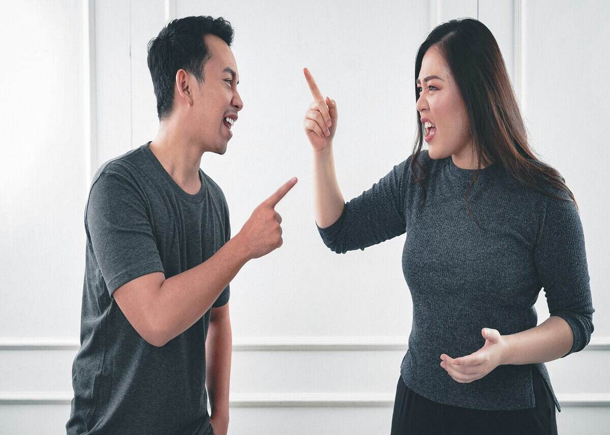 Signs of a toxic relationship