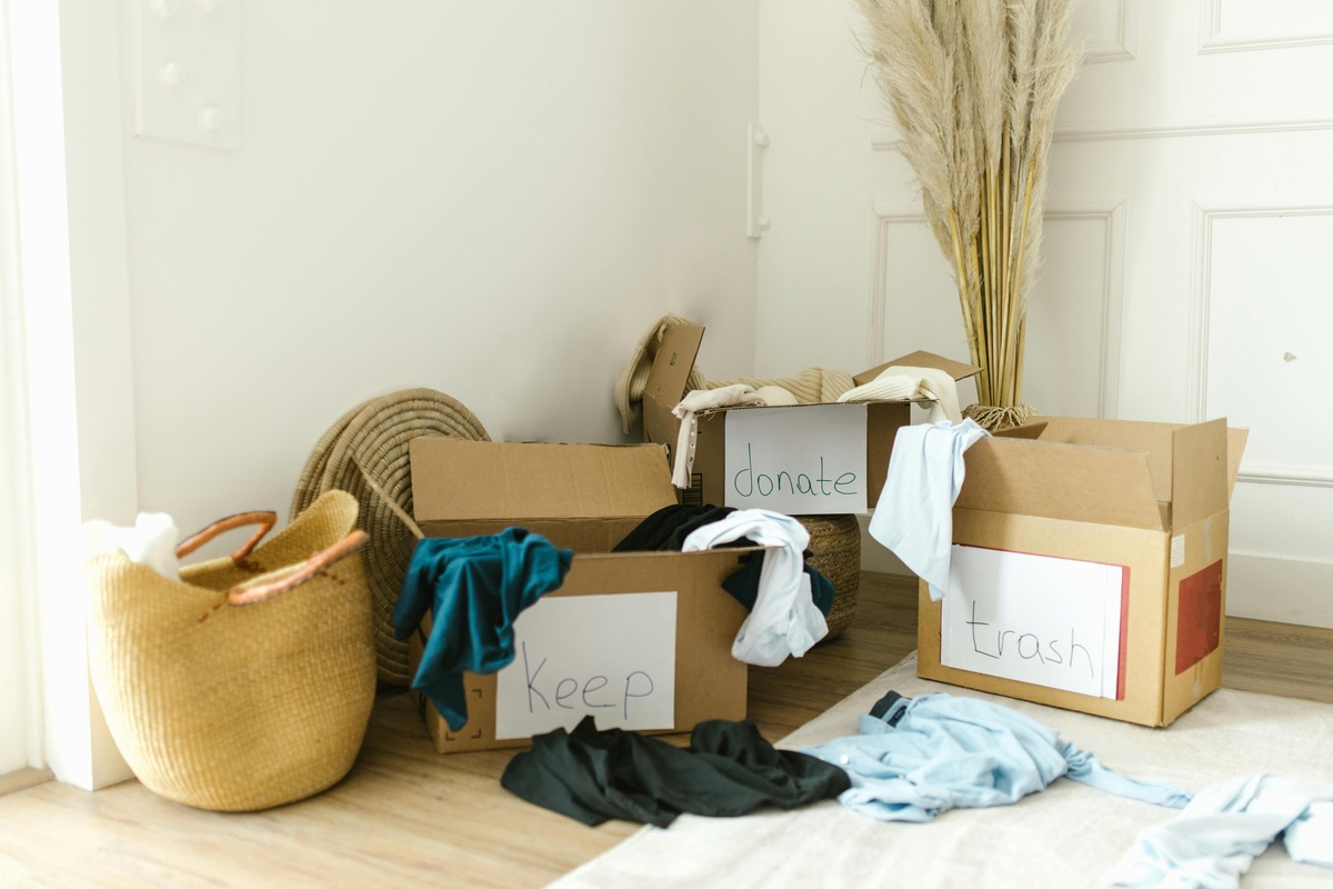 Quick Decluttering Hacks Every Busy Woman Needs for An Organized Home