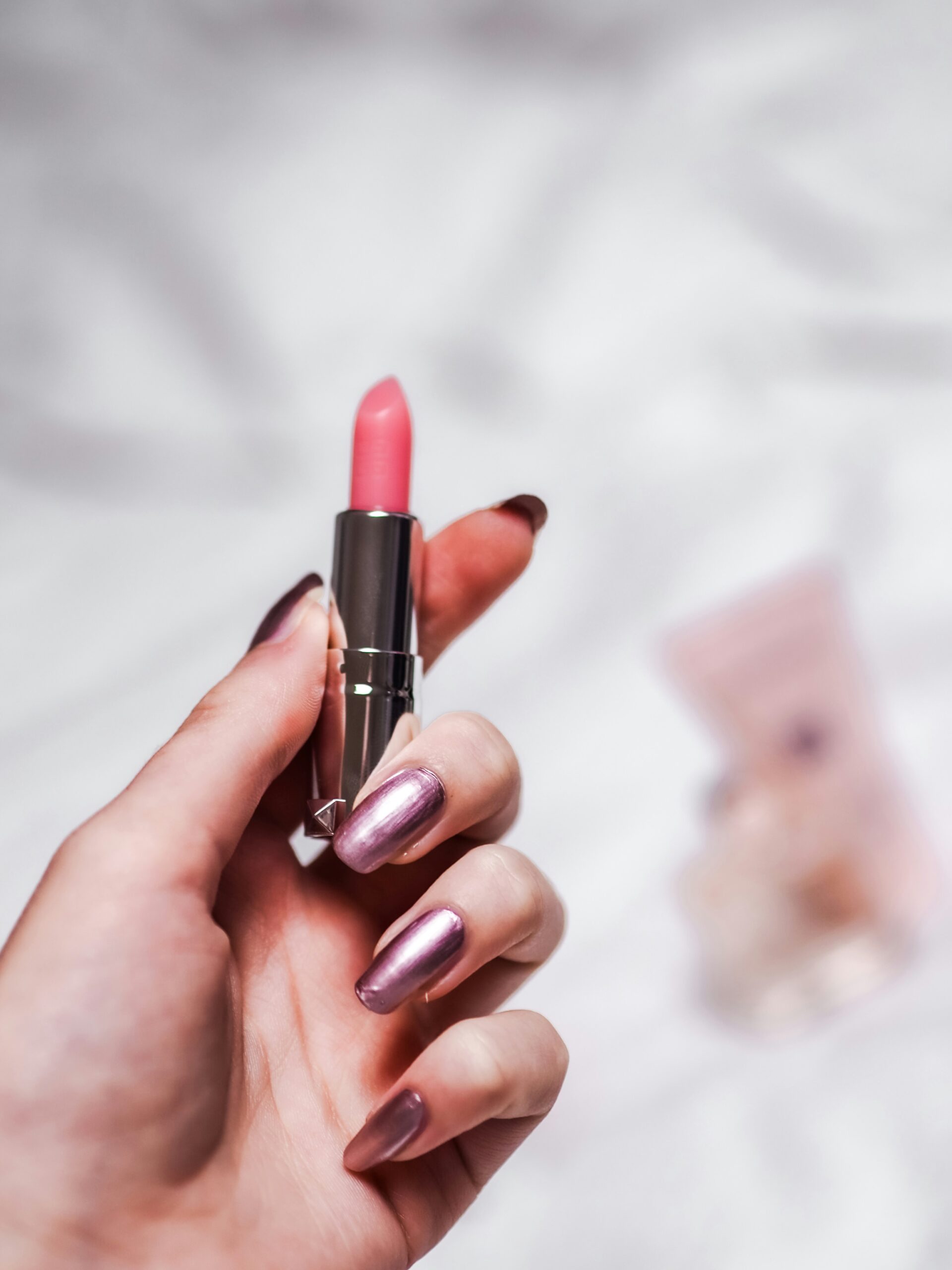 Long-Lasting Lipstick Hacks: Everything You Need to Know to Make Your Color Stay