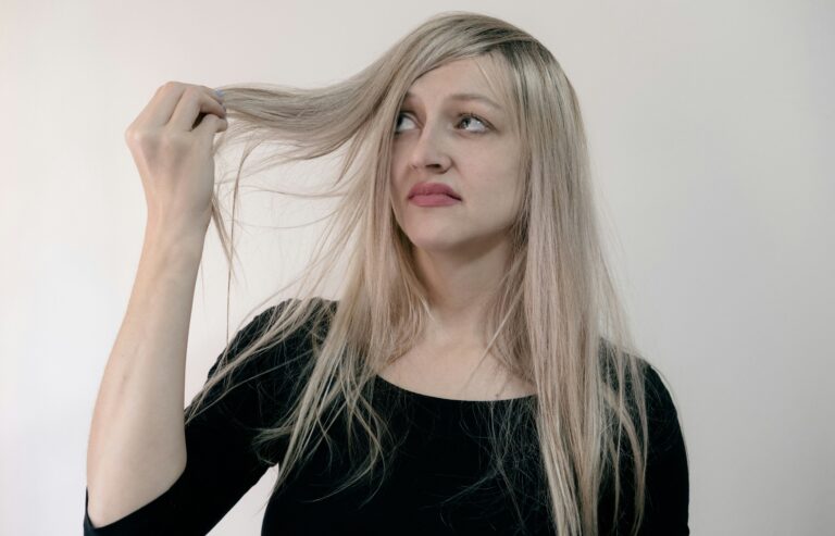 Repairing Dry Hair: Why It Feels Like Straw